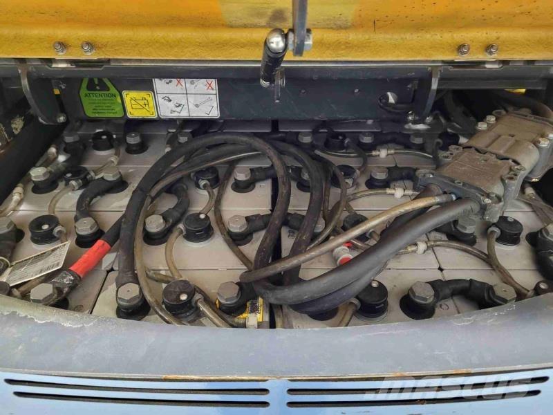 Aisle-Master 20WHE Chariot élévateur étroit