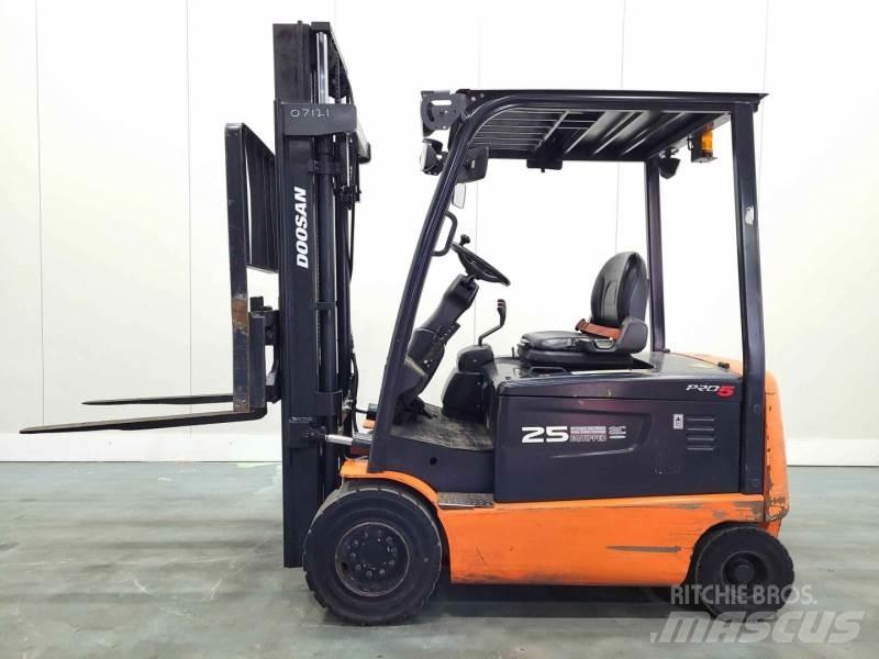 Doosan B25X-5 Chariots élévateurs électriques