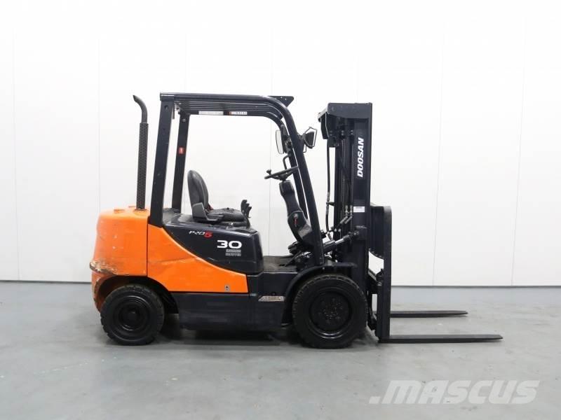 Doosan D30S-5 Chariots diesel