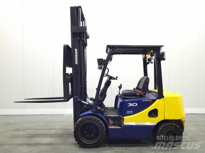 Doosan D30S-5 Chariots diesel