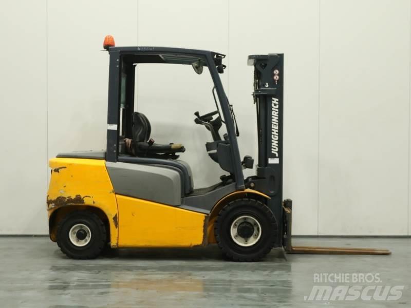 Jungheinrich DFG 425 Chariots diesel