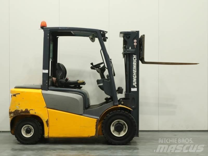 Jungheinrich DFG 425 Chariots diesel