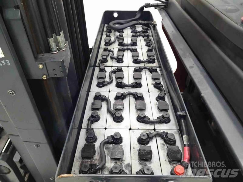 Linde R16-01 1120 Chariot à mât rétractable