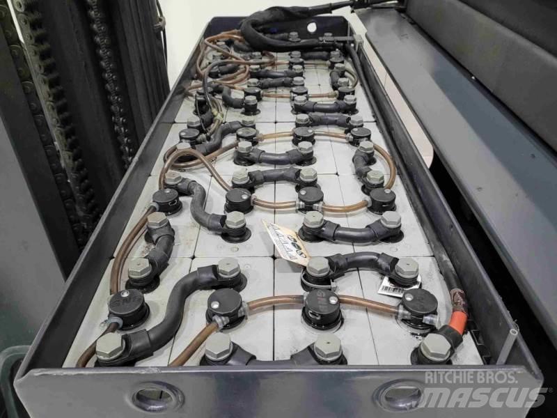 Linde R16HD-01 Chariot à mât rétractable