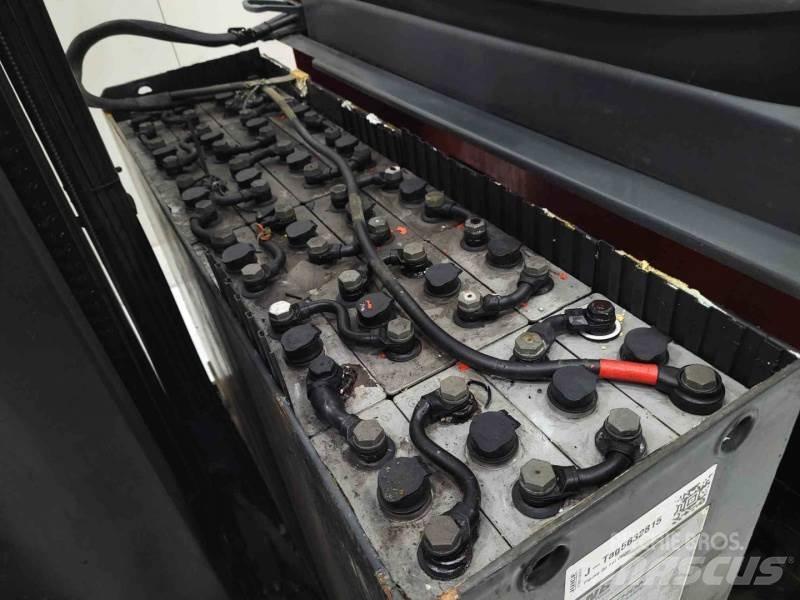 Linde R16HD-01 1120 Chariot à mât rétractable