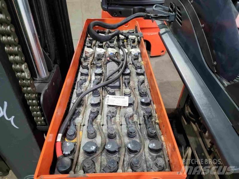 Linde R16SN-12 Chariot à mât rétractable
