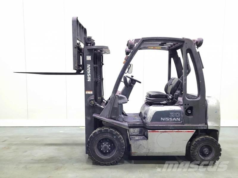Nissan FD02A20 Chariots diesel