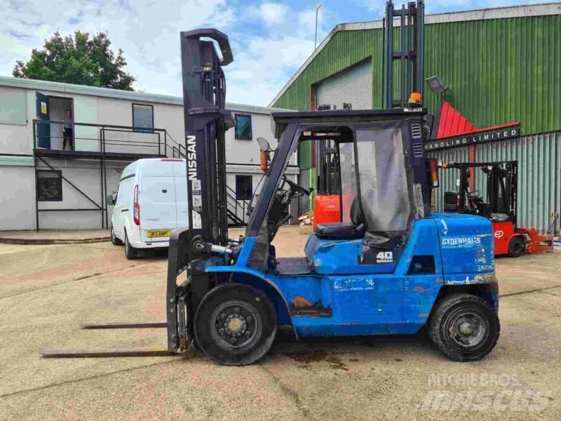 Nissan FO4D40Q2 Chariots diesel