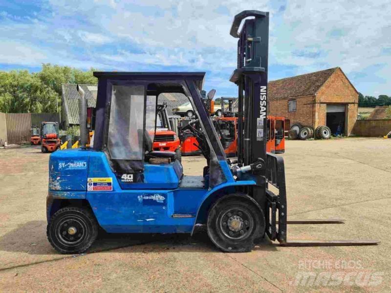 Nissan FO4D40Q2 Chariots diesel