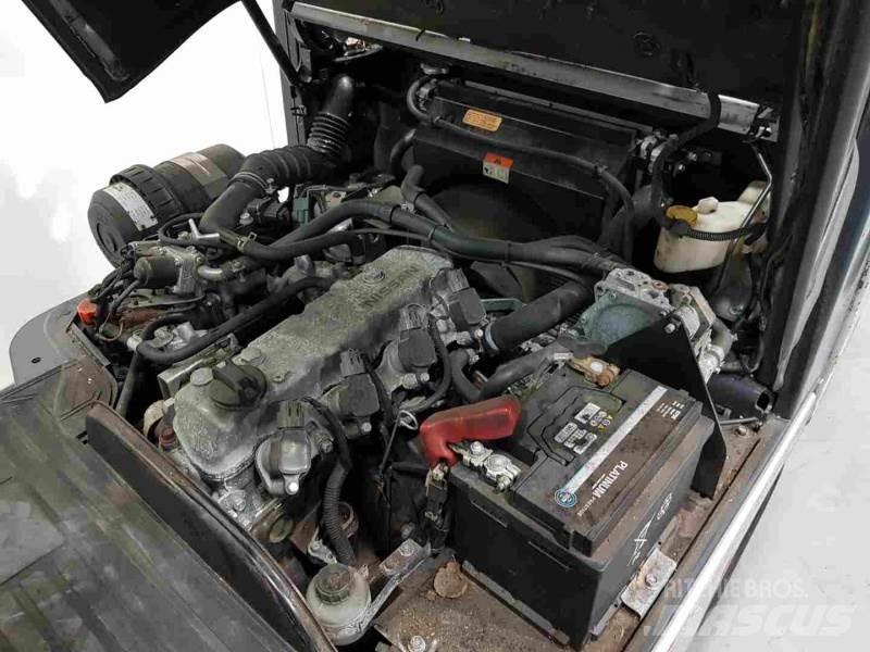 Nissan P1D1A18LQ Chariots GPL
