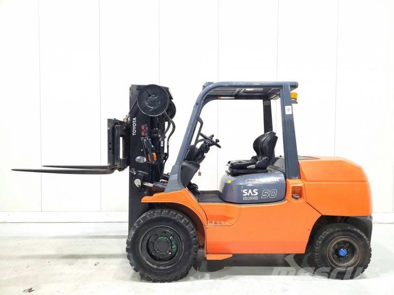 Toyota 42-7FD45 Chariots diesel