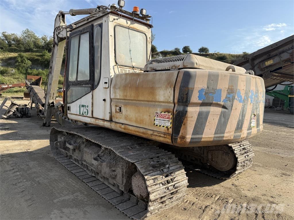 CAT 318B Pelle sur chenilles