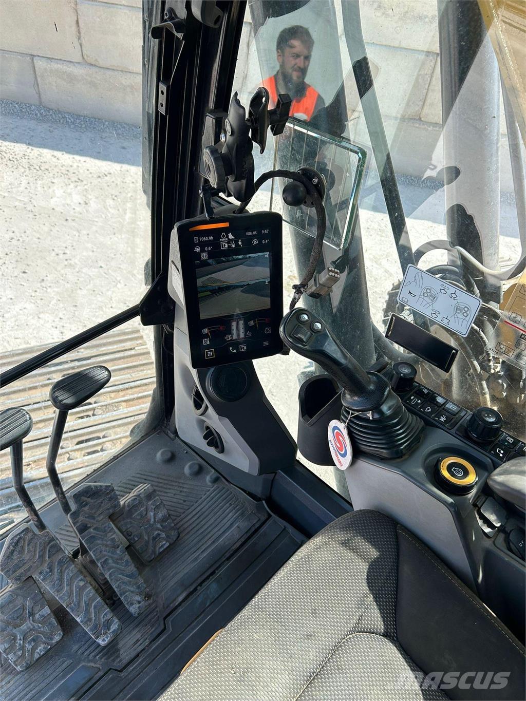 CAT 320 Pelle sur chenilles