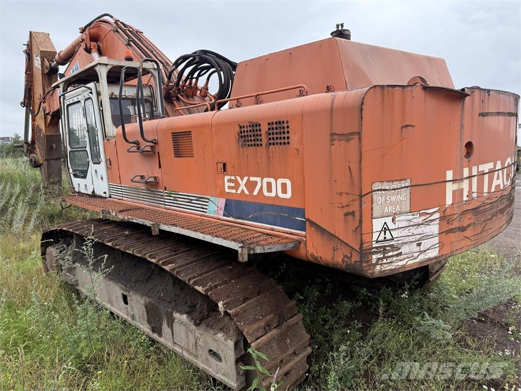 Hitachi EX700 Pelle sur chenilles