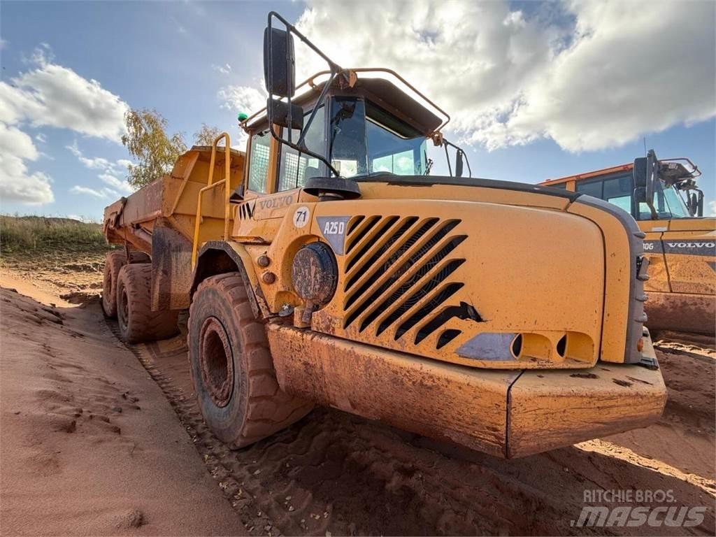 Volvo A25D Tombereau articulé