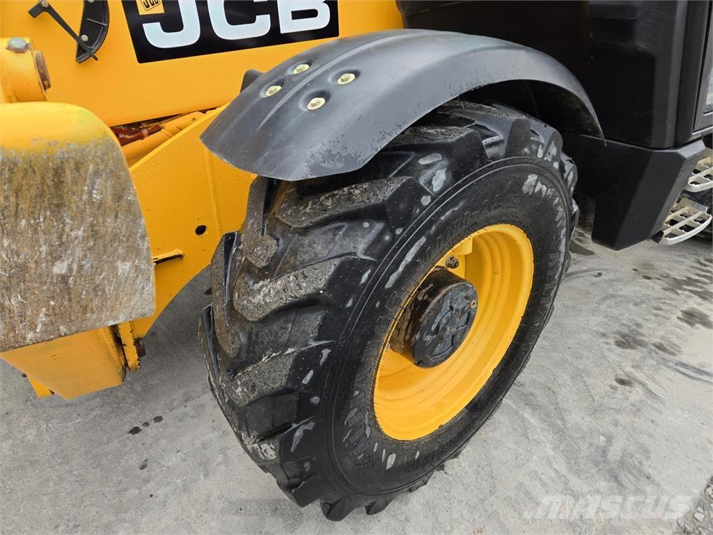 JCB 535-140 Chariot télescopique
