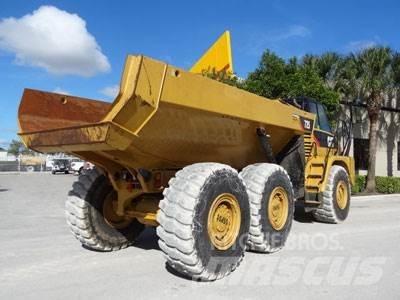 CAT 725 Tombereau articulé