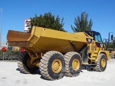 CAT 725 Tombereau articulé