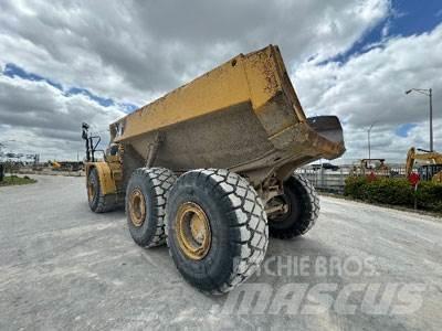 CAT 740 Tombereau articulé