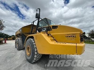 CAT 740 Tombereau articulé