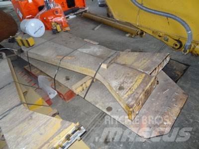 CAT 740 Tailgate Autres accessoires