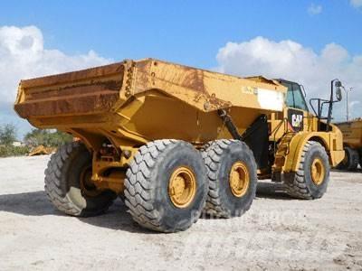 CAT 740B Tombereau articulé