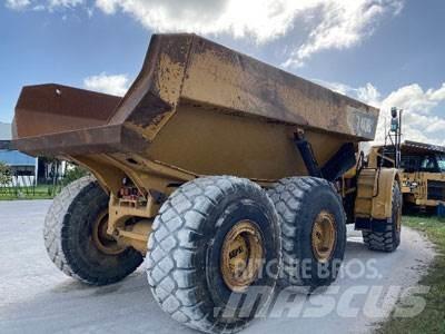 CAT 740B Tombereau articulé