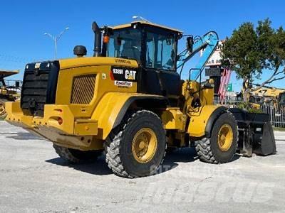 CAT 938M Chargeuse sur pneus