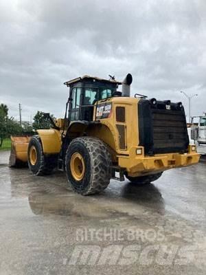 CAT 966M Chargeuse sur pneus