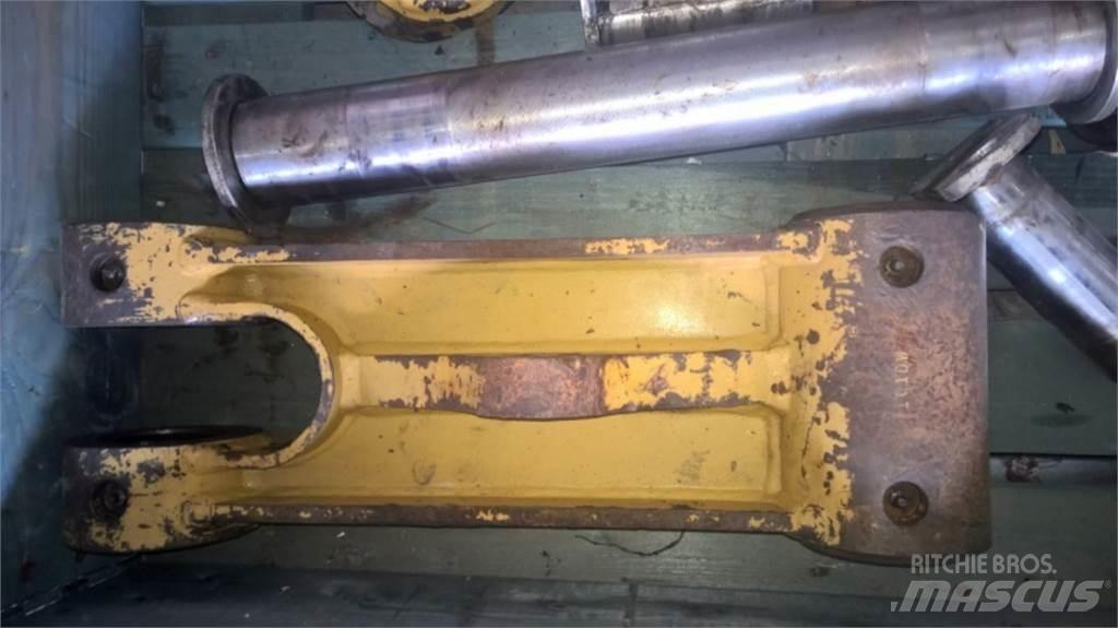 CAT 312D Châssis et suspension
