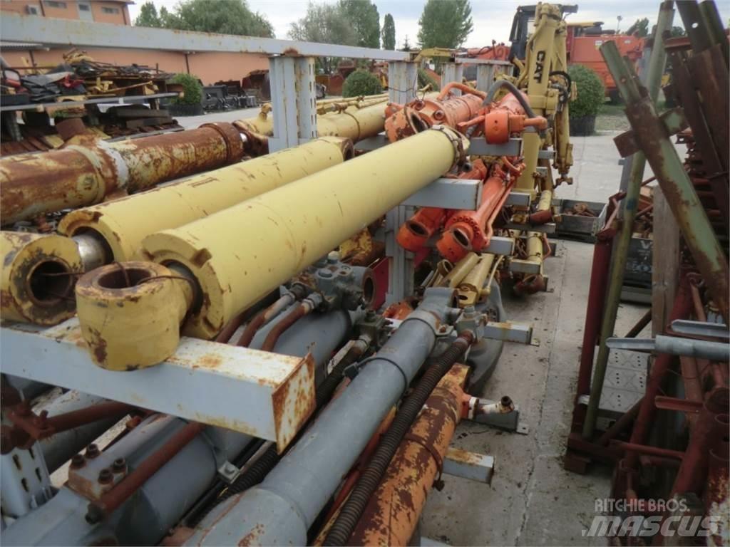 CAT 438C Construction - Autres