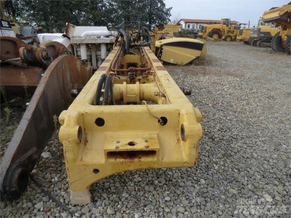 CAT 735 Châssis et suspension