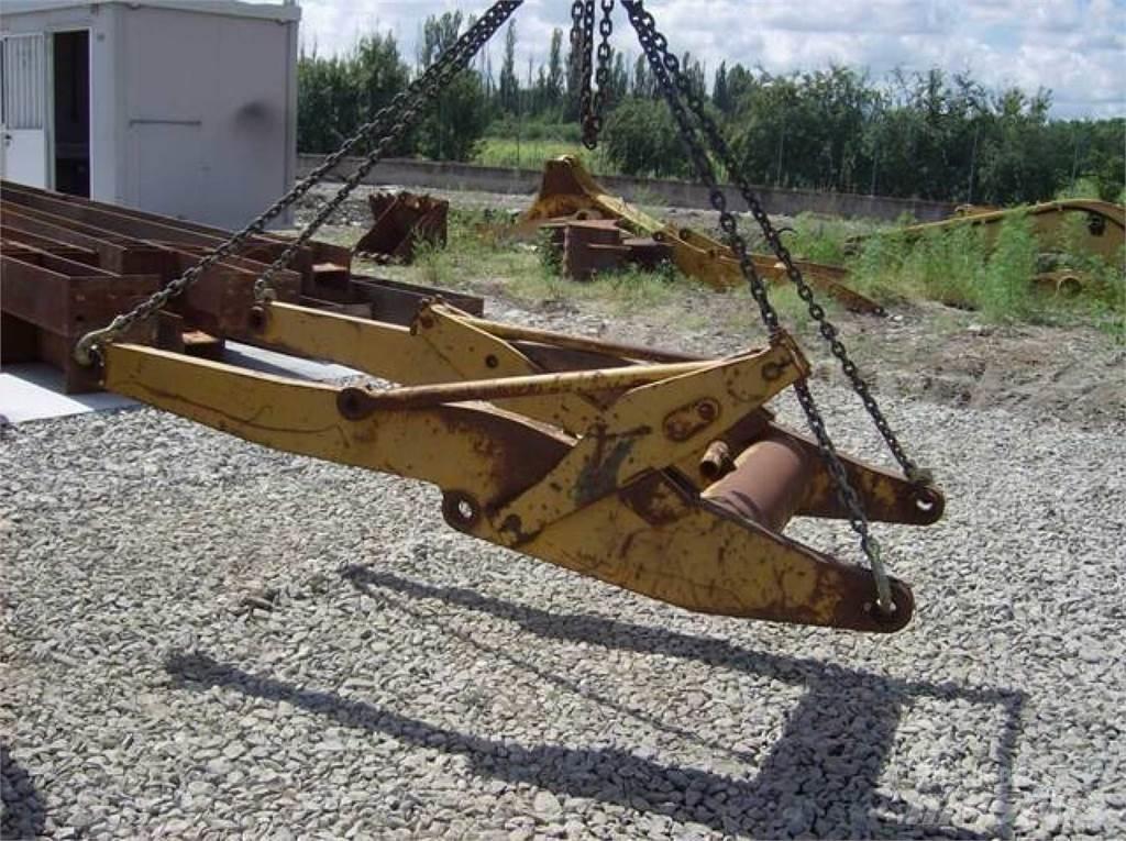 CAT 910 Châssis et suspension