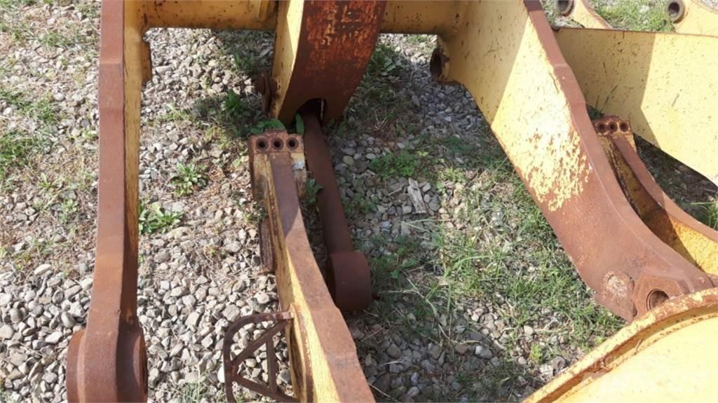 CAT 953 Châssis et suspension