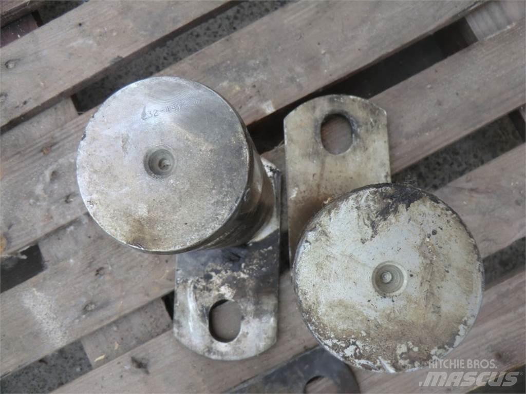 CAT 963D Châssis et suspension