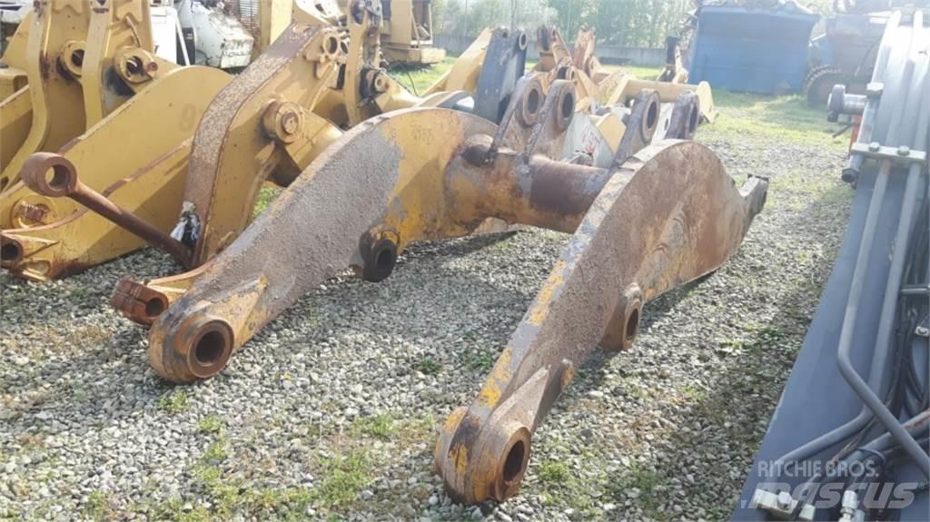 CAT 988B Châssis et suspension
