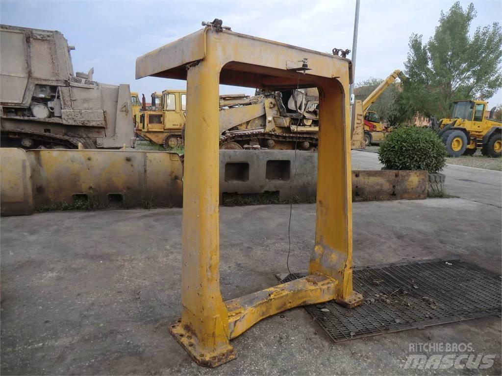 CAT 988B Châssis et suspension
