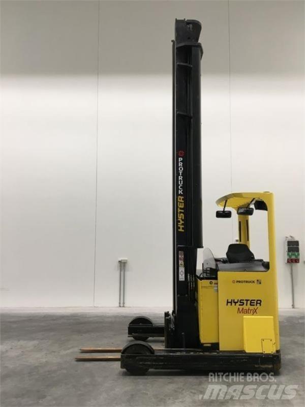 Hyster R2.0W Chariot à mât rétractable