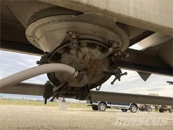 Fruehauf APX9 1525 Semi remorque citerne