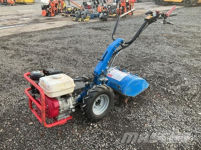  C8 Déchaumeur, cultivateur