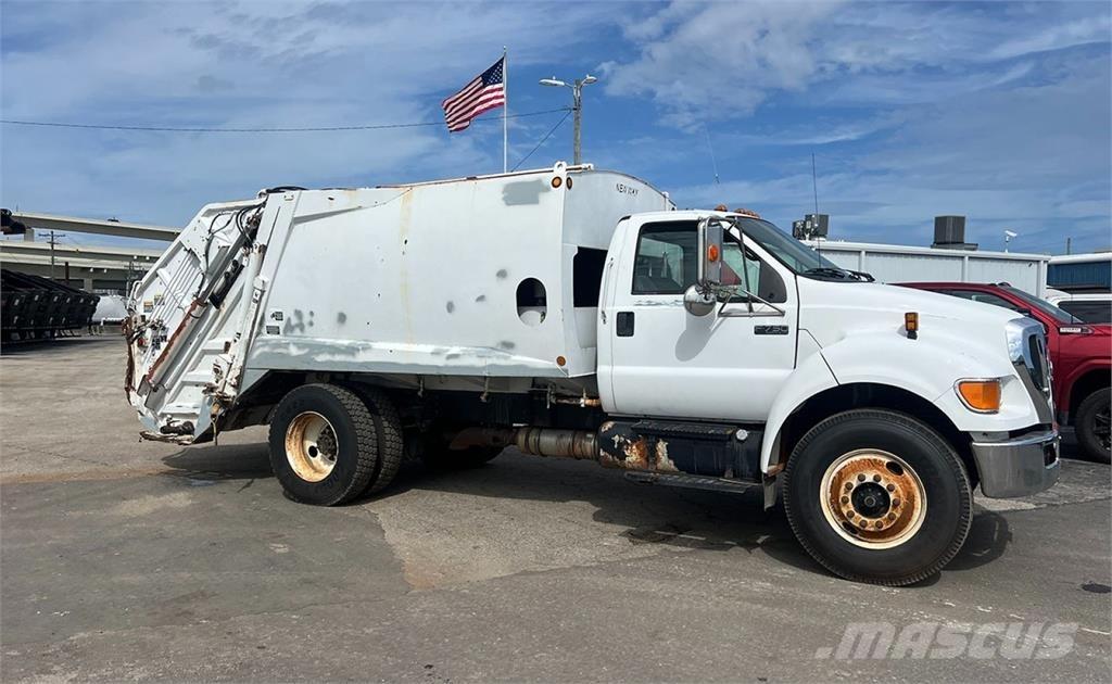 Ford F750 Camion poubelle