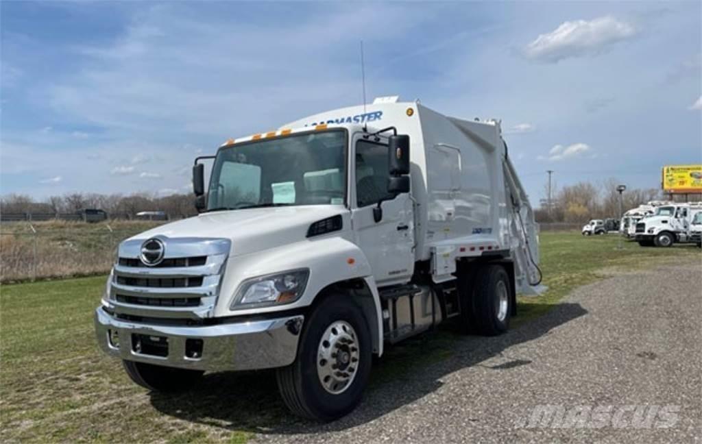 Hino L7 Camion poubelle