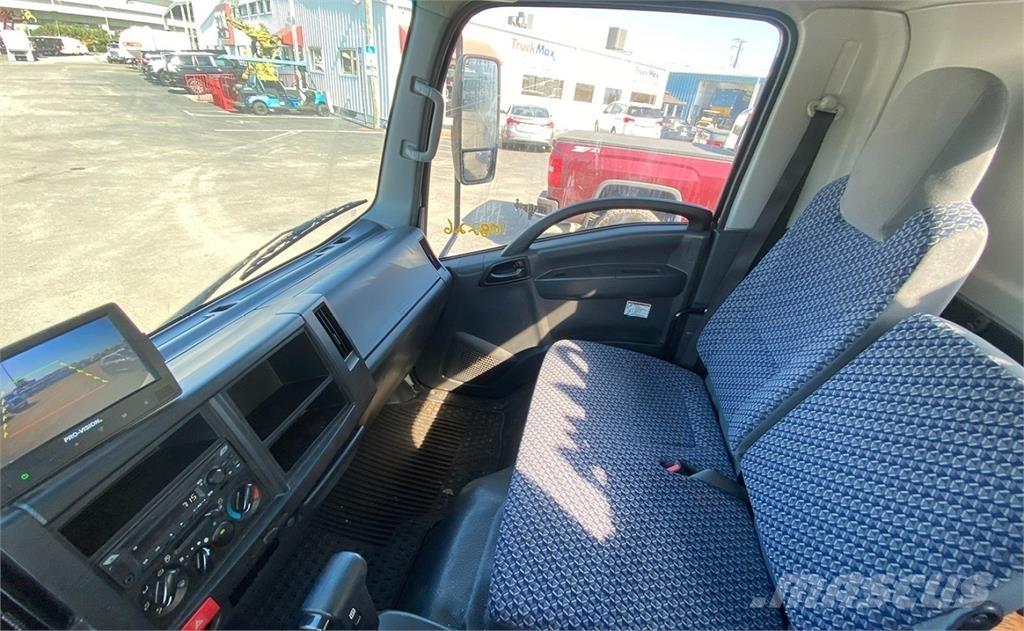 Isuzu NRR Camion poubelle