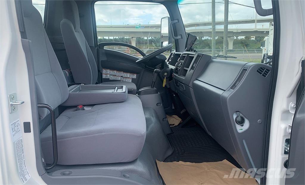Isuzu NRR Camion poubelle