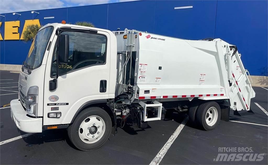 Isuzu NRR Camion poubelle