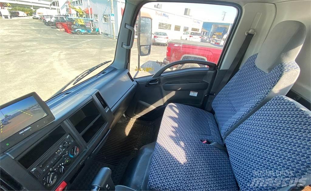Isuzu NRR Camion poubelle