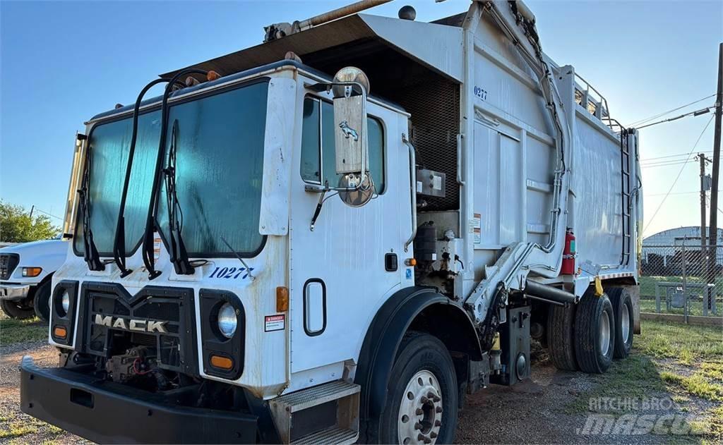 Mack 600 Camion poubelle