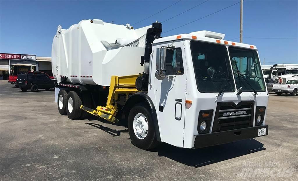 Mack LEU613 Camion poubelle
