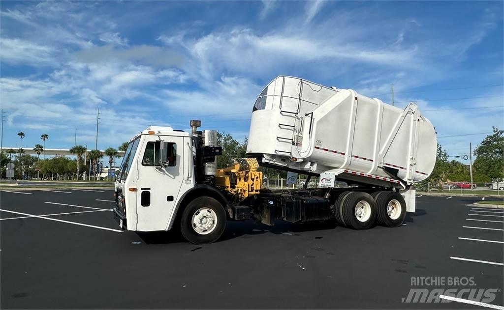 Mack LEU613 Camion poubelle