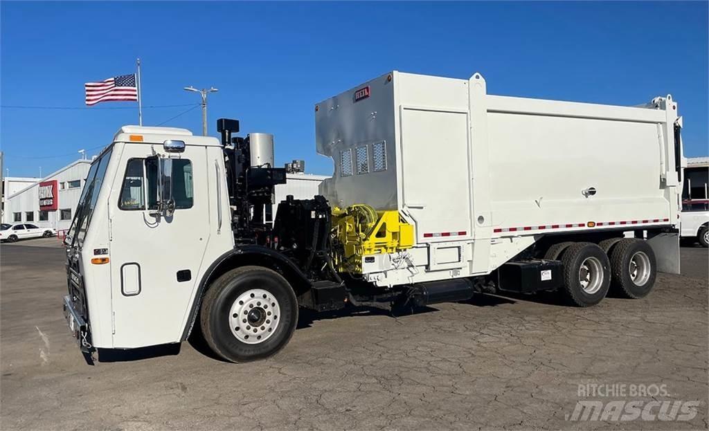 Mack LEU613 Camion poubelle